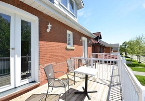 Ambassador B&B Guest Home by Elevate Rooms