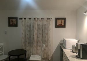 Ambassador's Inn Next Door - King Suite(Suite 4) in Stratford