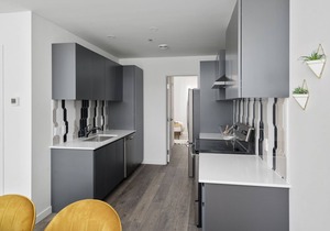 Bakan- 3Beds-2BA Prime Location-6 Guests