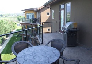 Barona Beach - Lakefront Condo