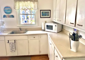 Bay Beach Cottage in Crystal Beach.perfect for a quiet getaway.