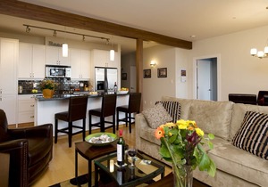 Beachside Condo with Amazing Sea Views!
