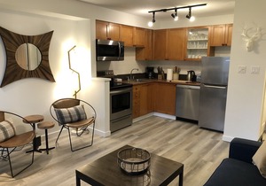 Beautiful 2BR/2B Townhouse with Private Hot Tub