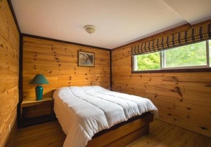 Beautiful 3 Bdrm + Bunkie Waterfront Cottage Near Gull Lake