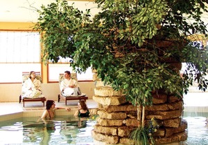 Beautiful 3 bedroom unit at resort, sleeps 8