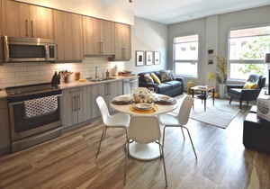 Beautiful 5 Star Apartment minutes from City Centre, Vancouver Island Apartment 1001
