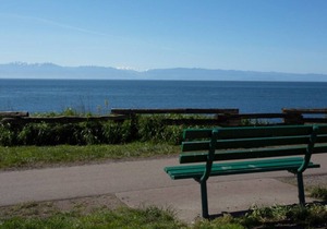 Beautiful 5 Star Home minutes from City Centre, Vancouver Island Apartment 1003