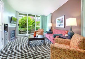 Beautiful resort in the heart of it all!