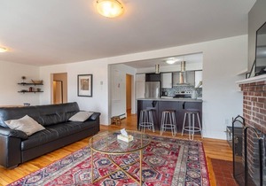 Beautiful & Spacious Apt, AC