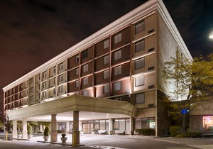 Best Western Plus Toronto Airport Hotel