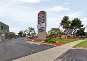 Best Western Plus Toronto North York Hotel & Suites