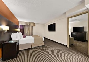 Best Western Plus Toronto North York Hotel & Suites