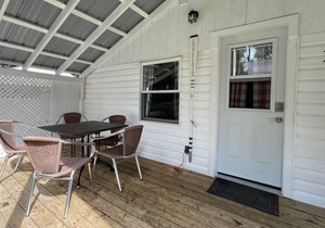 Bobcaygeon Resort Cottage 1 CONSTELLATION sleeps 6
