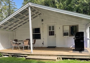 Bobcaygeon Resort Cottage 1 CONSTELLATION sleeps 6