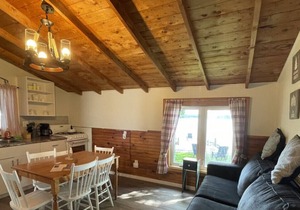 Bobcaygeon Resort Cottage 3 MISSION sleeps 6