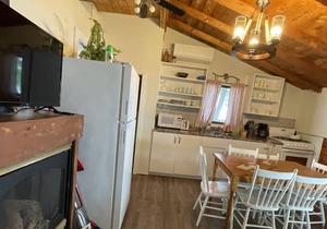 Bobcaygeon Resort Cottage 3 MISSION sleeps 6