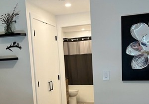 Brand New|15th Floor|Downtown Kelowna |King Bed| Stunning Lake & City Views
