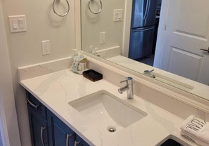 Brand new luxury 1 bedroom and 1 sofa bed townhouse