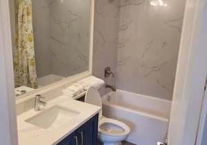 Brand new luxury 1 bedroom and 1 sofa bed townhouse