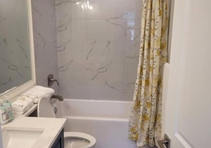 Brand new luxury 1 bedroom and 1 sofa bed townhouse