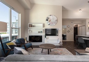 BRAND NEW LUXURY TOP FLOOR 2BEDROOM CONDO - 2 MINUTES To BEACH