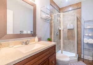Bright and Modern 2BR - Downtown/Little Italy