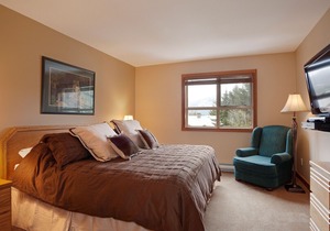 Bright & Cozy Home w/ Access to Ski Runs