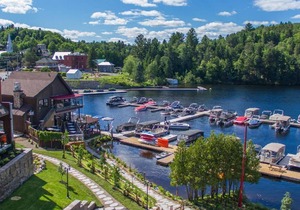 The Viking Resort & Marina is a resort located in the Laurentians region.