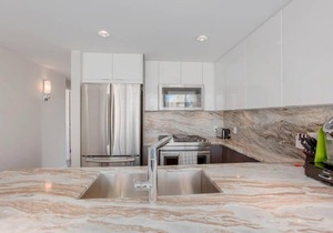 Calgary SE 4 St Apartment