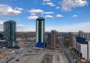 Calgary SE 4 St Luxury DT Apartment