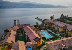 Casa del Mar! Pool, Tub & Refreshing Lakefront Resort