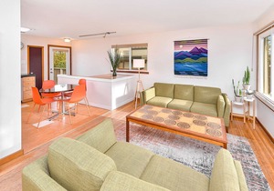 Centrally Located Fernwood 3 Bedroom House in Victoria