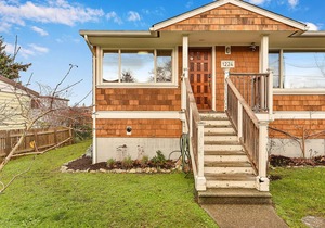 Centrally Located Fernwood 3 Bedroom House in Victoria