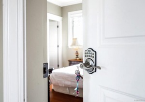 Cheerful 1-bedroom Suite A in Vancouver