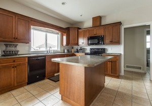 Chilliwack Family Nest, 4 bedroom, 6 beds
