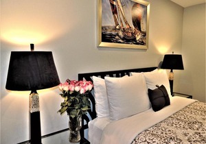 City Center Penthouse - CN Tower/Lake Views