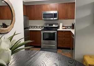 Comfortable Townhouse in Whistler Village w/Hot Tub