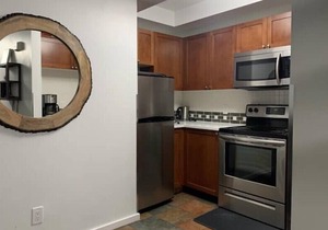 Comfortable Townhouse in Whistler Village w/Hot Tub