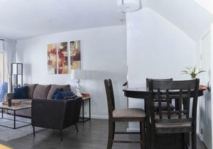 Comfortable Townhouse in Whistler Village w Hot Tub
