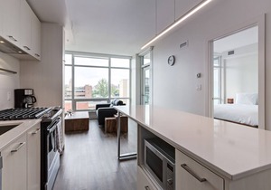 Corporate Stays - Bright and Spacious 1BR Retreat with Top-Tier Amenities
