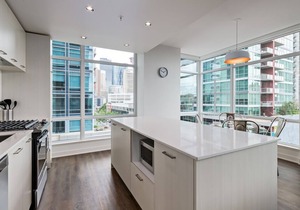 Corporate Stays - Luxurious 2BR with Premium Amenities and Contemporary Design