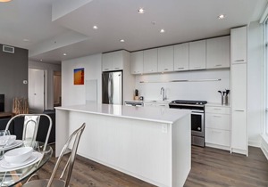 Corporate Stays - Luxurious 2BR with Premium Amenities and Contemporary Design