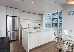 Corporate Stays - Luxurious 2BR with Premium Amenities and Contemporary Design