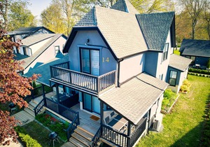 Cottage 14: Beachfront Cottage Escape