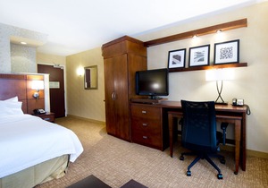 Courtyard by Marriott Mississauga-Airport Corporate Centre West