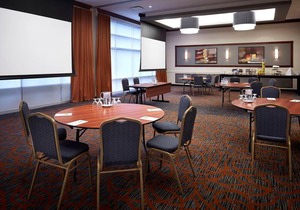 Courtyard by Marriott Montreal Airport