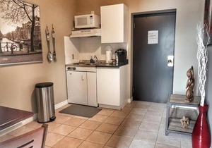 Cozy 1-Bedroom Suite #17 by Amazing Property Rentals