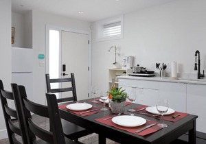 Cozy 3BDR Suite near Queen Elizabeth Park