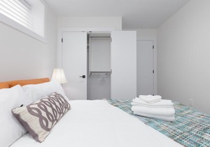 Cozy 3BDR Suite near Queen Elizabeth Park