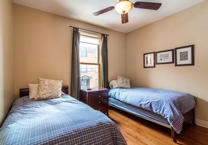 Cozy Atwater Canal 2 - NICE 2 BR APARTMENT + HUGE DECK near DOWNTOWN, SUBWAY
